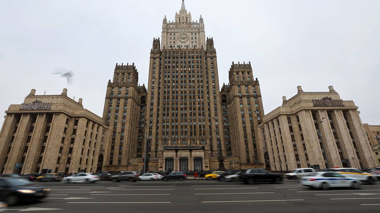 Россия пригрозила Великобритании в ситуации с дипломатами Россия пригрозила Великобритании в ситуации с дипломатами