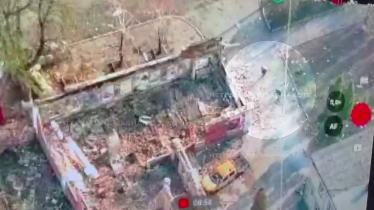 Пытающихся сбежать из освобожденной Суджи бойцов ВСУ сняли на видео Пытающихся сбежать из освобожденной Суджи бойцов ВСУ сняли на видео