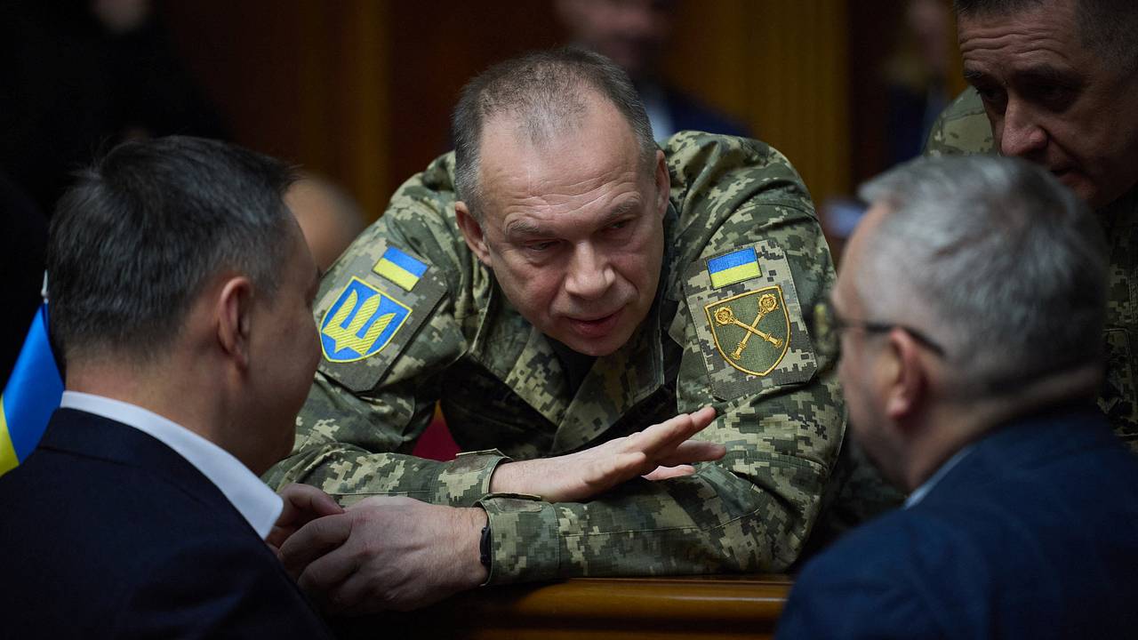 Сырского уличили во лжи о причинах отставки командовавшего в Курской области генерала ВСУ Сырского уличили во лжи о причинах отставки командовавшего в Курской области генерала ВСУ