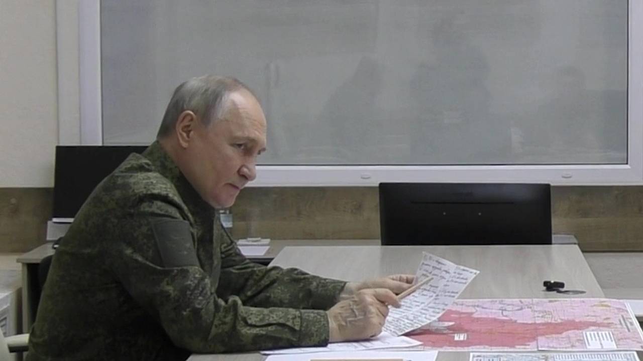 «Наша задача — в кратчайшие сроки окончательно разгромить противника». Путин провел совещание в штабе курской группировки войск «Наша задача — в кратчайшие сроки окончательно разгромить противника». Путин провел совещание в штабе курской группировки войск