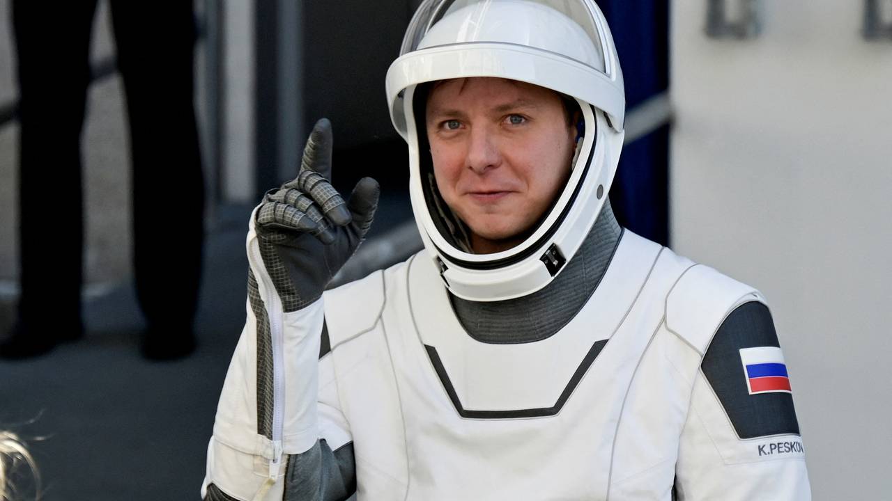 SpaceX в последний момент отменила запуск корабля Crew Dragon с россиянином SpaceX в последний момент отменила запуск корабля Crew Dragon с россиянином