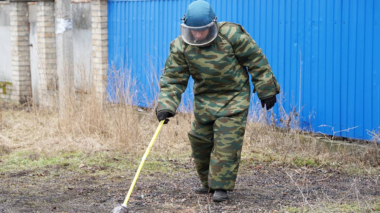 Военные РФ обнаружили в Курской области запрещенные Женевской конвенцией мины «Лепесток» Военные РФ обнаружили в Курской области запрещенные Женевской конвенцией мины «Лепесток»