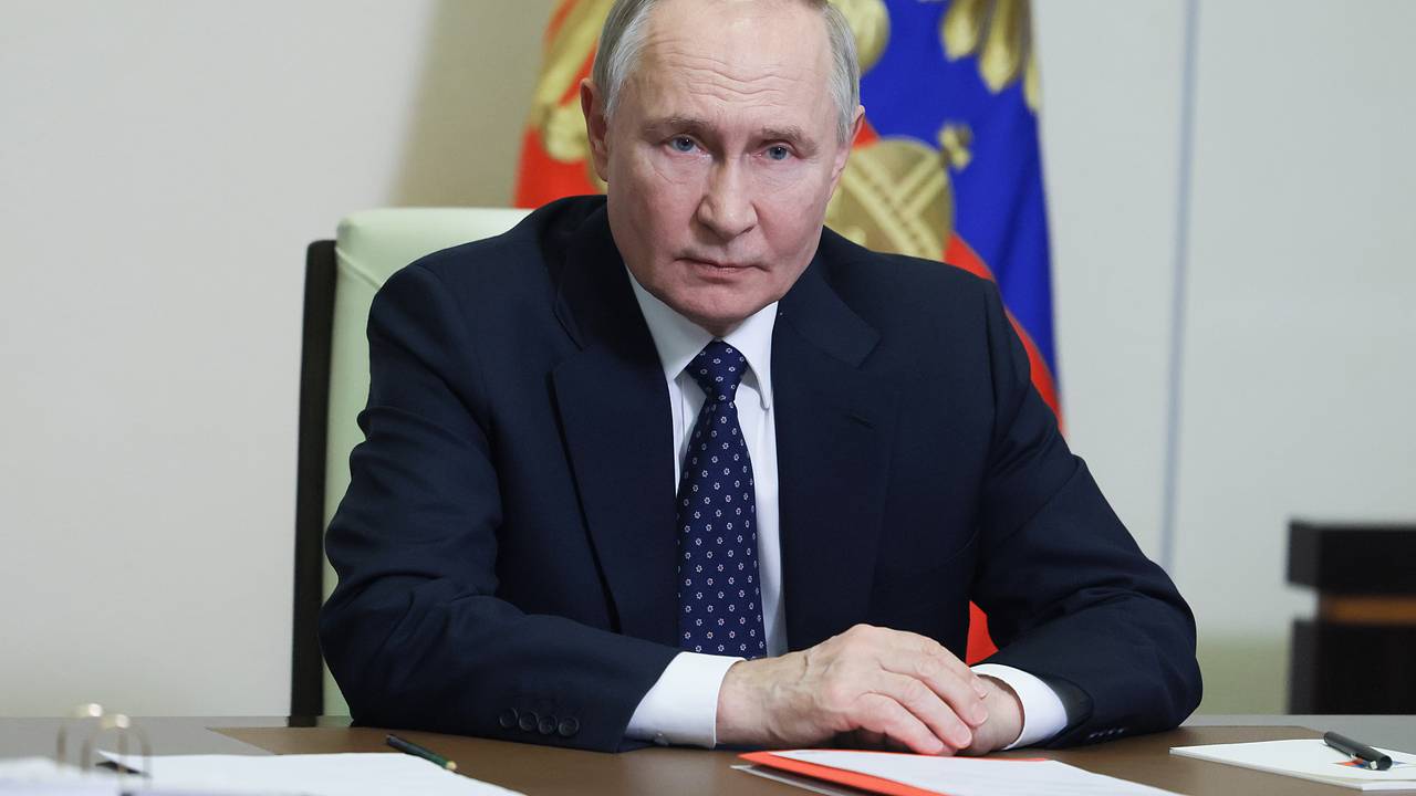 Путин разрешил компании из США купить российские акции Путин разрешил компании из США купить российские акции