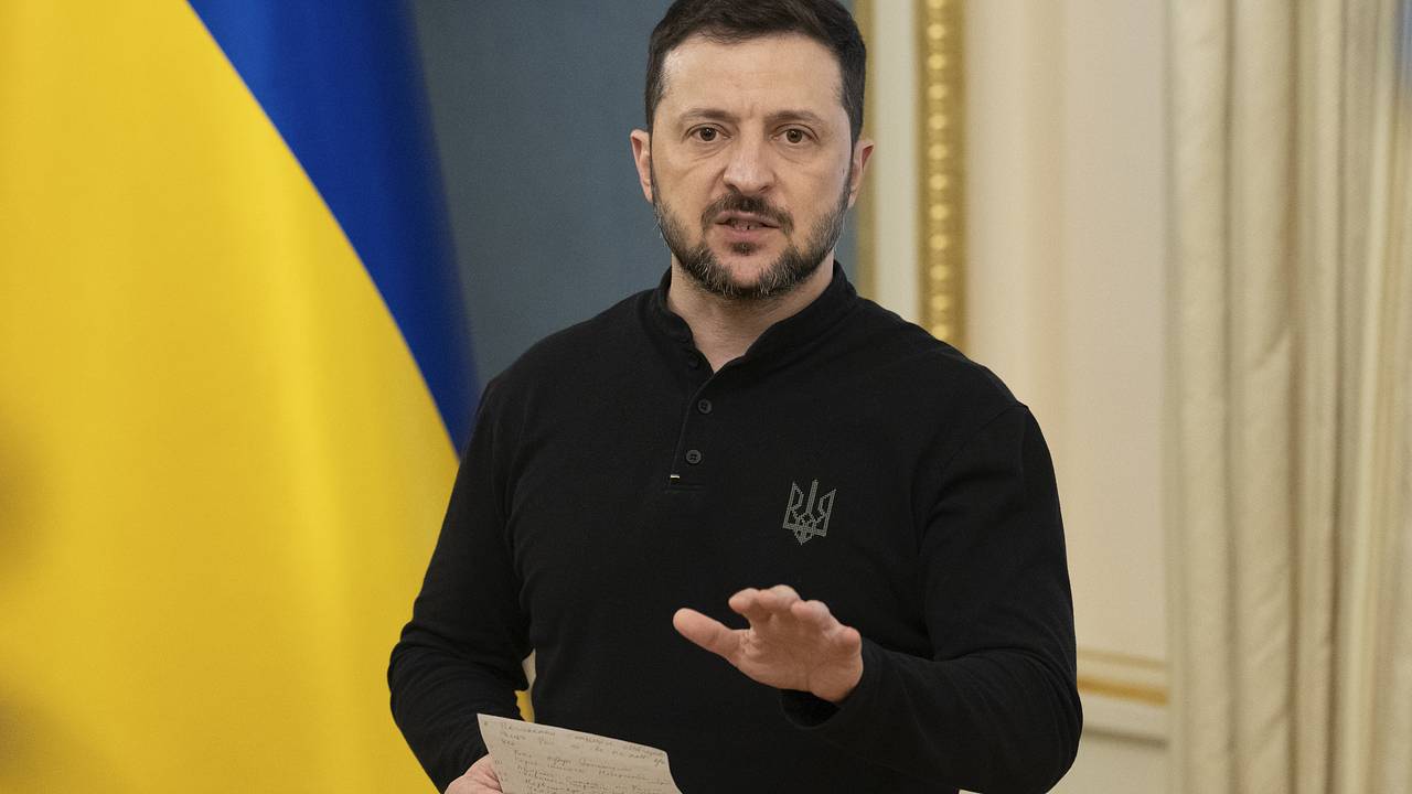 Зеленский отреагировал на требования признать Крым российским