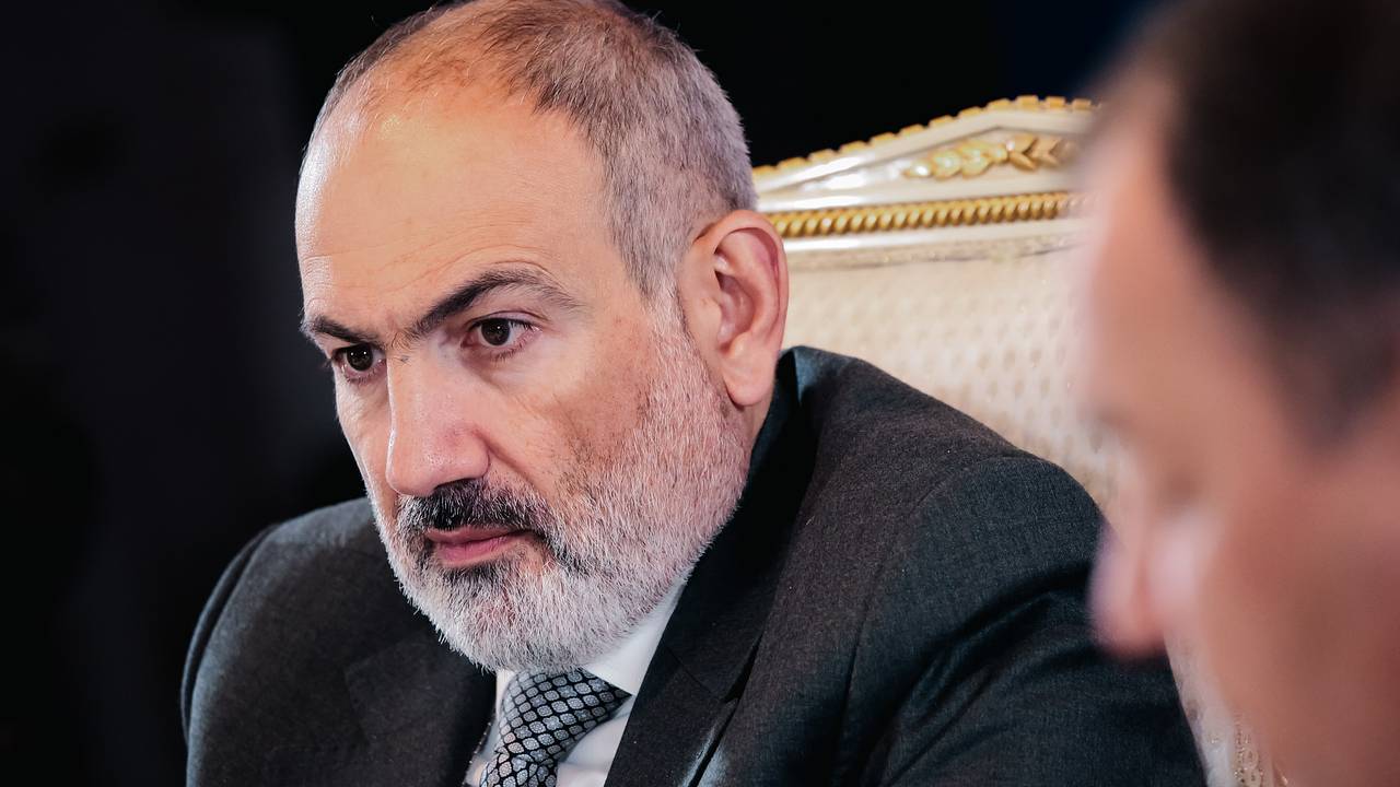 Пашинян заявил о готовности подписать мирный договор с Азербайджаном