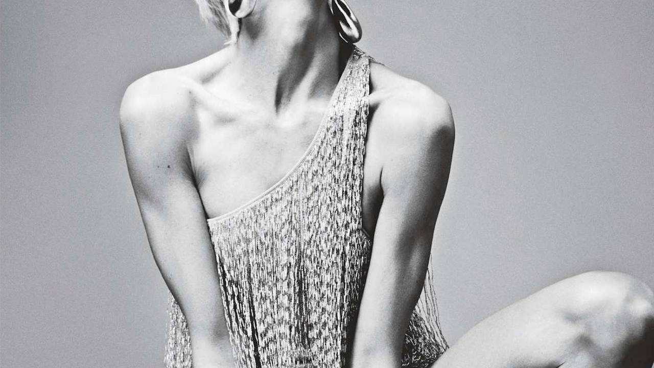 41-летняя супермодель обнажила грудь для журнала 41-летняя супермодель обнажила грудь для журнала