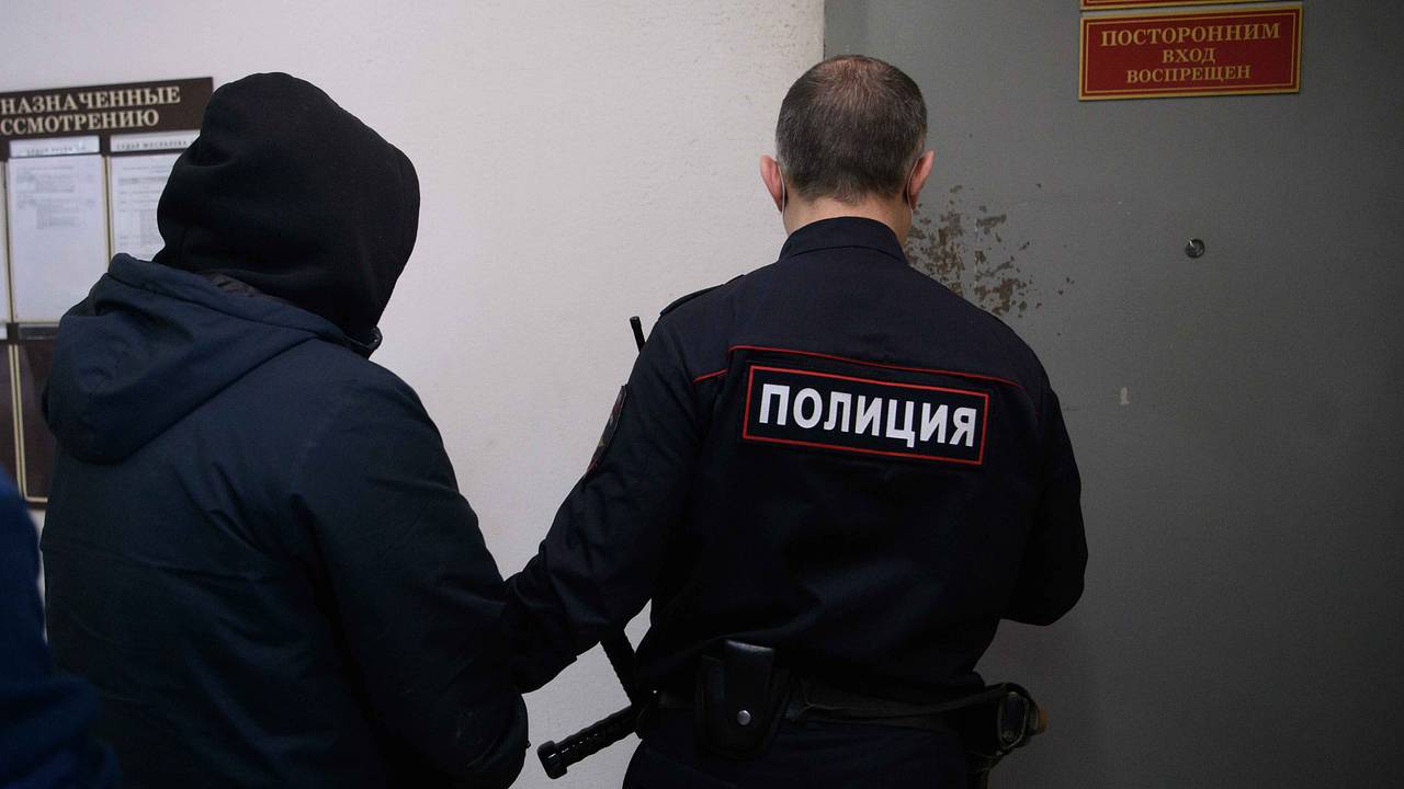 Российские полицейские задержали пособников украинских телефонных мошенников Российские полицейские задержали пособников украинских телефонных мошенников