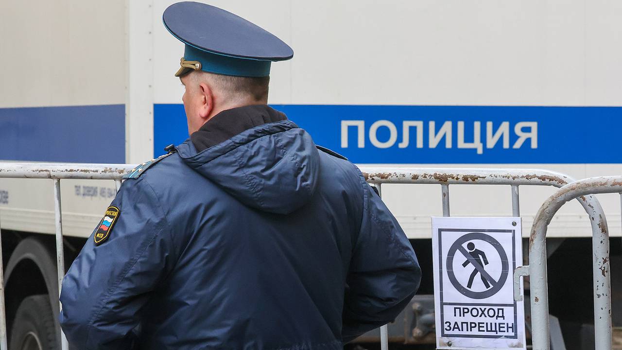 Россиянина заподозрили в излишнем внимании к девушке и забили толпой у боулинг-клуба Россиянина заподозрили в излишнем внимании к девушке и забили толпой у боулинг-клуба