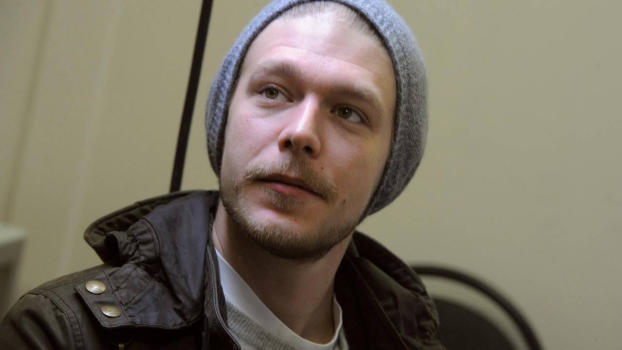 Сын Ефремова назвал сложным моментом освобождение отца из колонии Сын Ефремова назвал сложным моментом освобождение отца из колонии