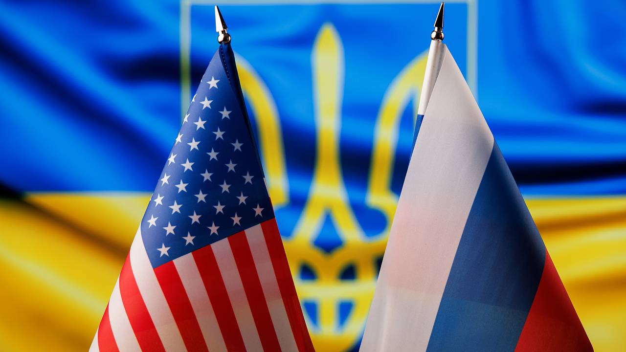 Делегации России и США начали согласовывать текст совместного заявления Делегации России и США начали согласовывать текст совместного заявления