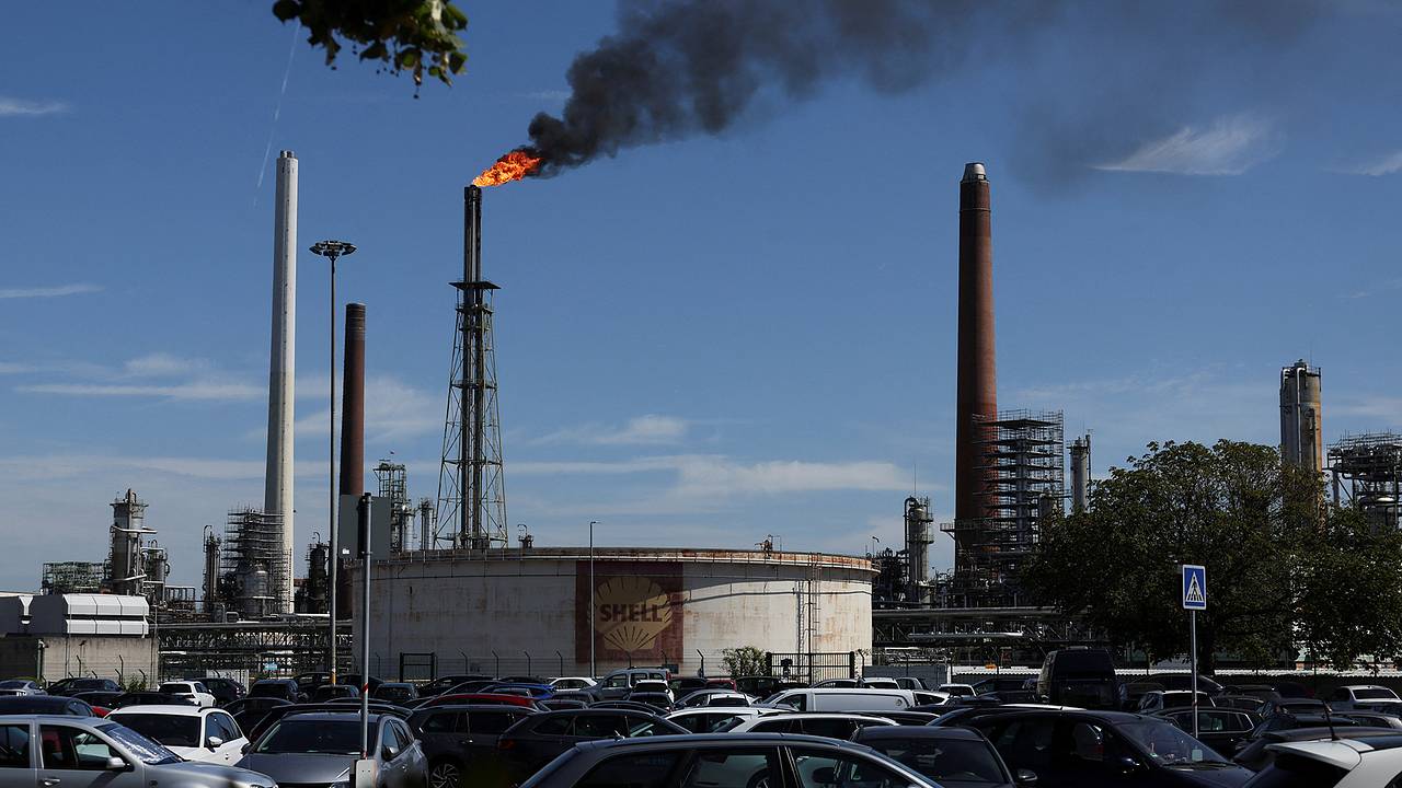 Нефтяной гигант задумался о закрытии заводов в Европе Нефтяной гигант задумался о закрытии заводов в Европе