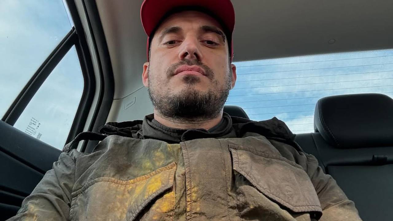 Скандальный рэпер Паша Техник снова сорвался и впал в кому после передозировки. Выживет ли он на этот раз? Скандальный рэпер Паша Техник снова сорвался и впал в кому после передозировки. Выживет ли он на этот раз?