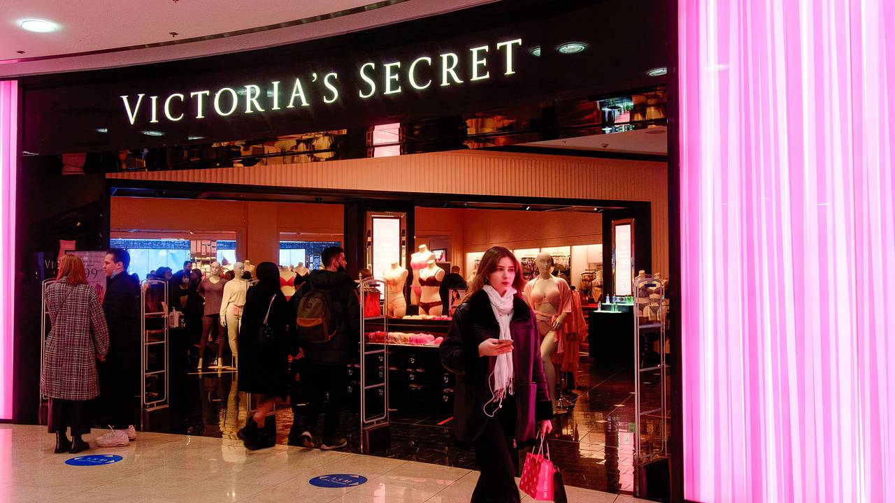 Ушедшая из России Victoria's Secret задумалась о сохранении бренда в стране Ушедшая из России Victoria's Secret задумалась о сохранении бренда в стране