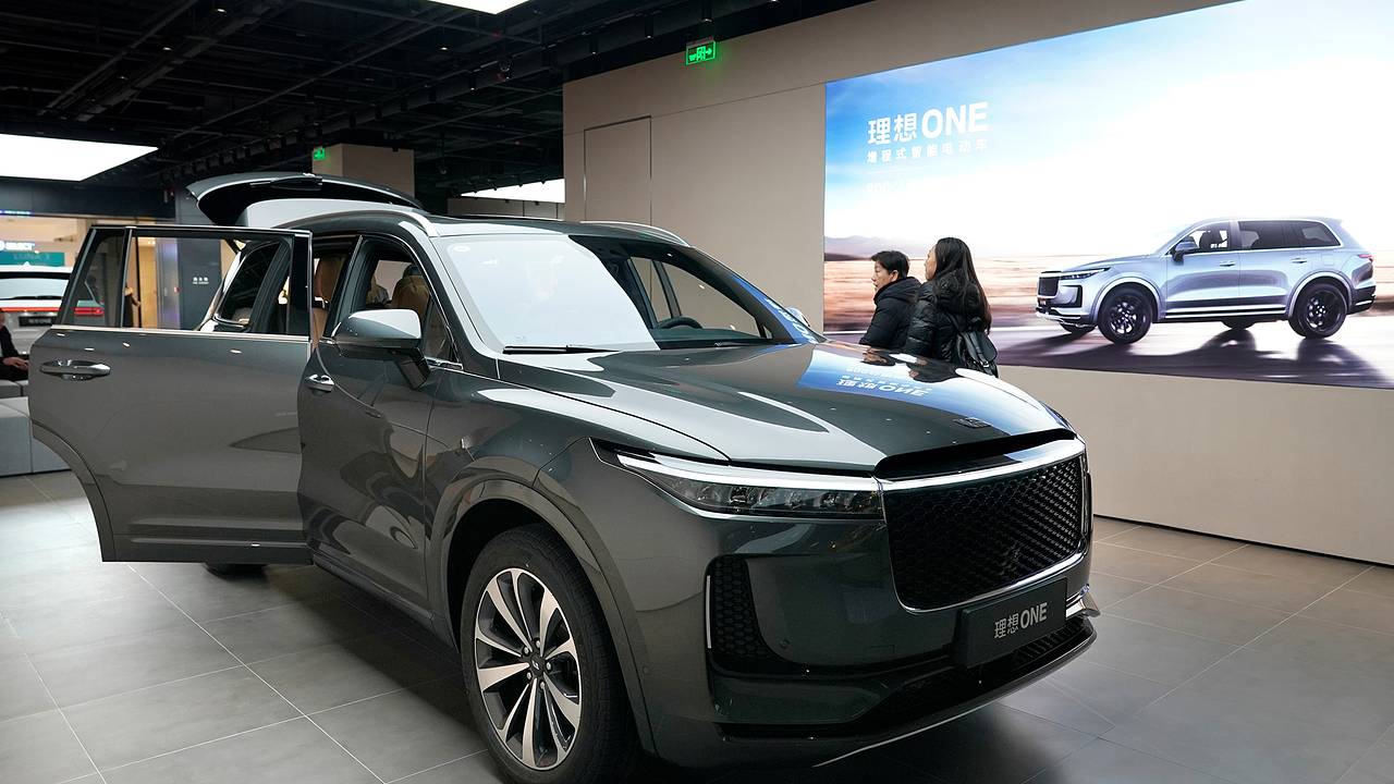 Автомобили из Китая попали в перечень облагаемых налогом на роскошь