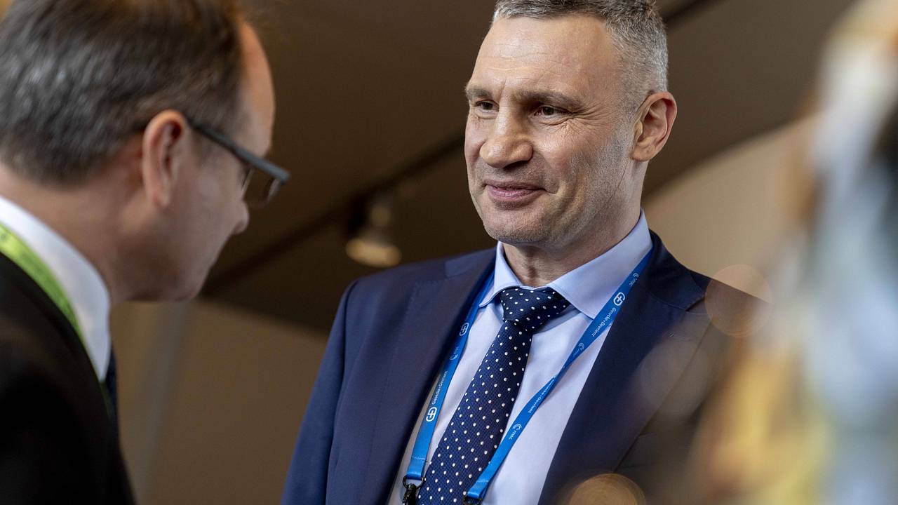 В Киеве расширили полномочия Кличко на фоне конфликта с окружением Зеленского В Киеве расширили полномочия Кличко на фоне конфликта с окружением Зеленского