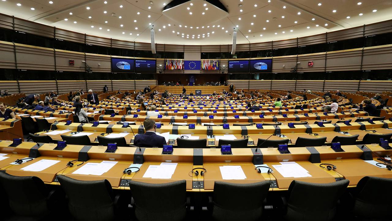 В ЕС призвали направить Украине принадлежащие России миллиарды евро В ЕС призвали направить Украине принадлежащие России миллиарды евро