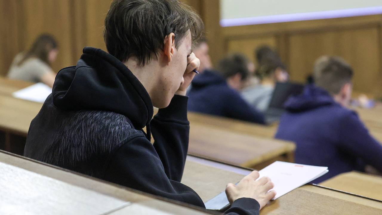 В Госдуму внесли законопроект о распределении правительством платных мест в вузах