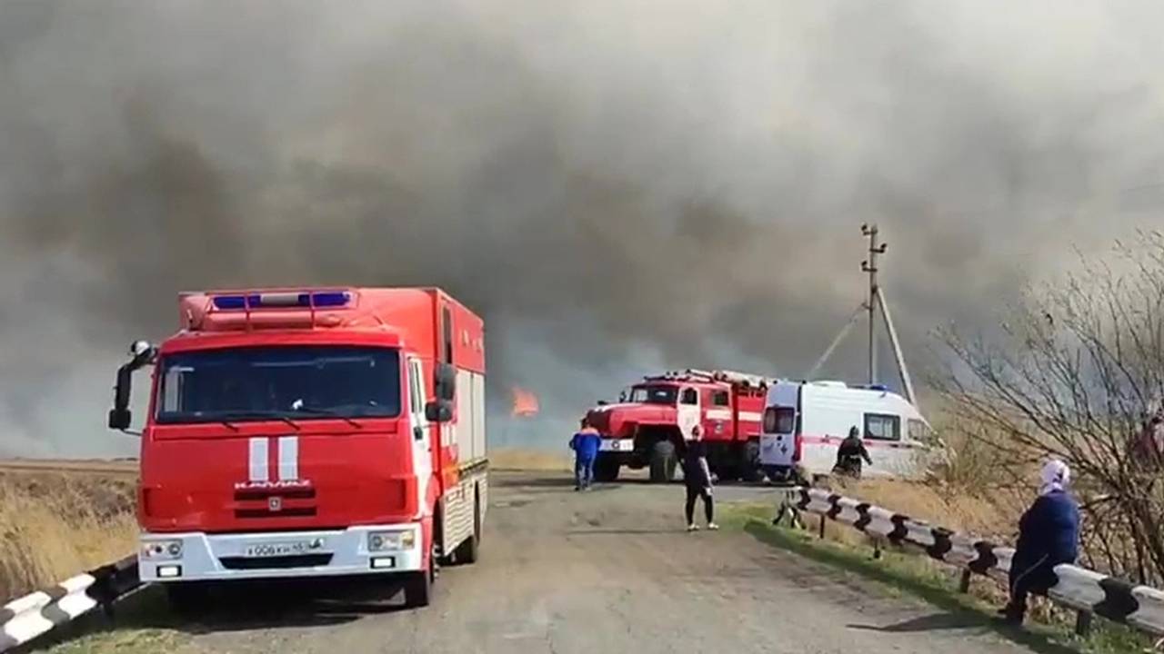 Аэромобильные группировки МЧС прибыли в Хакасию Аэромобильные группировки МЧС прибыли в Хакасию