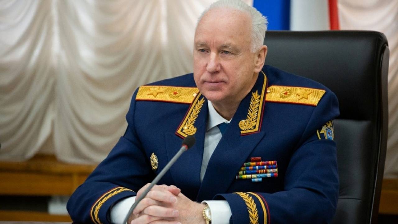 Мужчина попытался расправиться с восьмилетней девочкой в подъезде многоэтажки Мужчина попытался расправиться с восьмилетней девочкой в подъезде многоэтажки