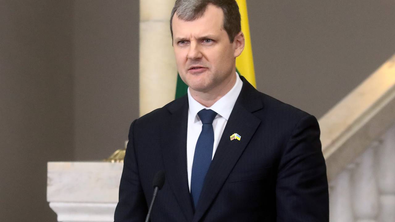 Премьер Литвы назвал неадекватными санкции в отношении граждан России Премьер Литвы назвал неадекватными санкции в отношении граждан России