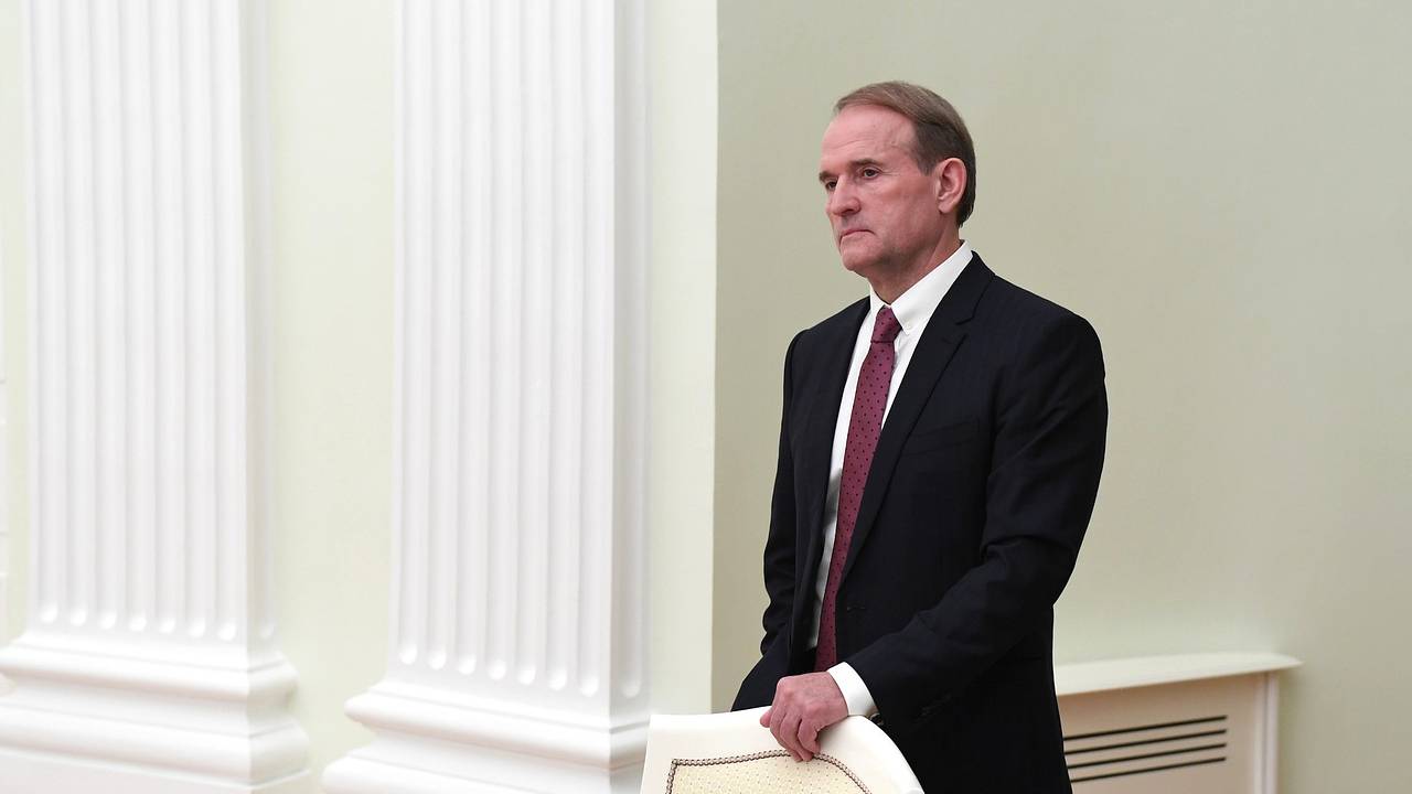 Медведчук назвал Зеленского могильщиком Украины Медведчук назвал Зеленского могильщиком Украины