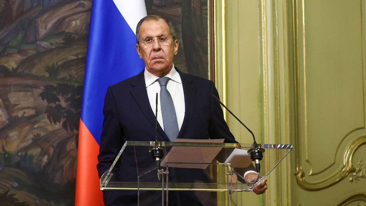 Лавров призвал не обольщаться по поводу контактов с США Лавров призвал не обольщаться по поводу контактов с США