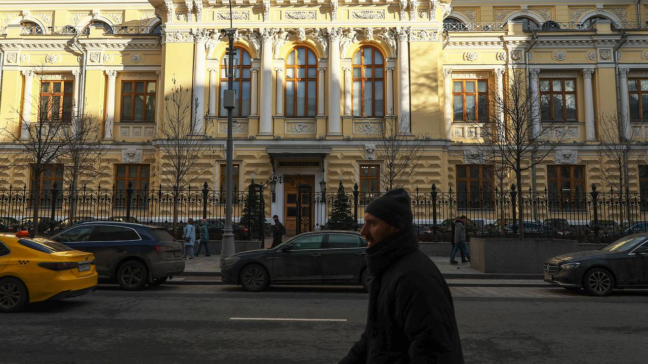 Центробанк опроверг ввод ограничений на снятие наличных в банкомате Центробанк опроверг ввод ограничений на снятие наличных в банкомате