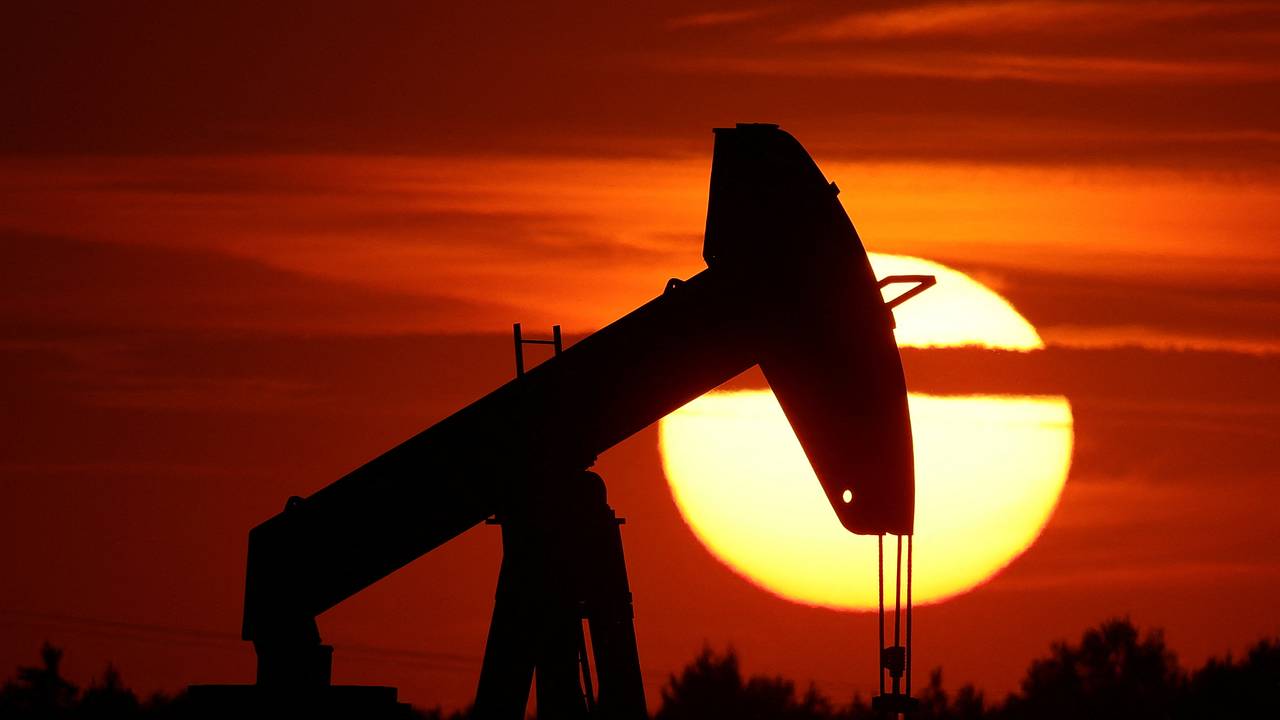 Прогноз роста мирового спроса на нефть понизили из-за пошлин Трампа Прогноз роста мирового спроса на нефть понизили из-за пошлин Трампа