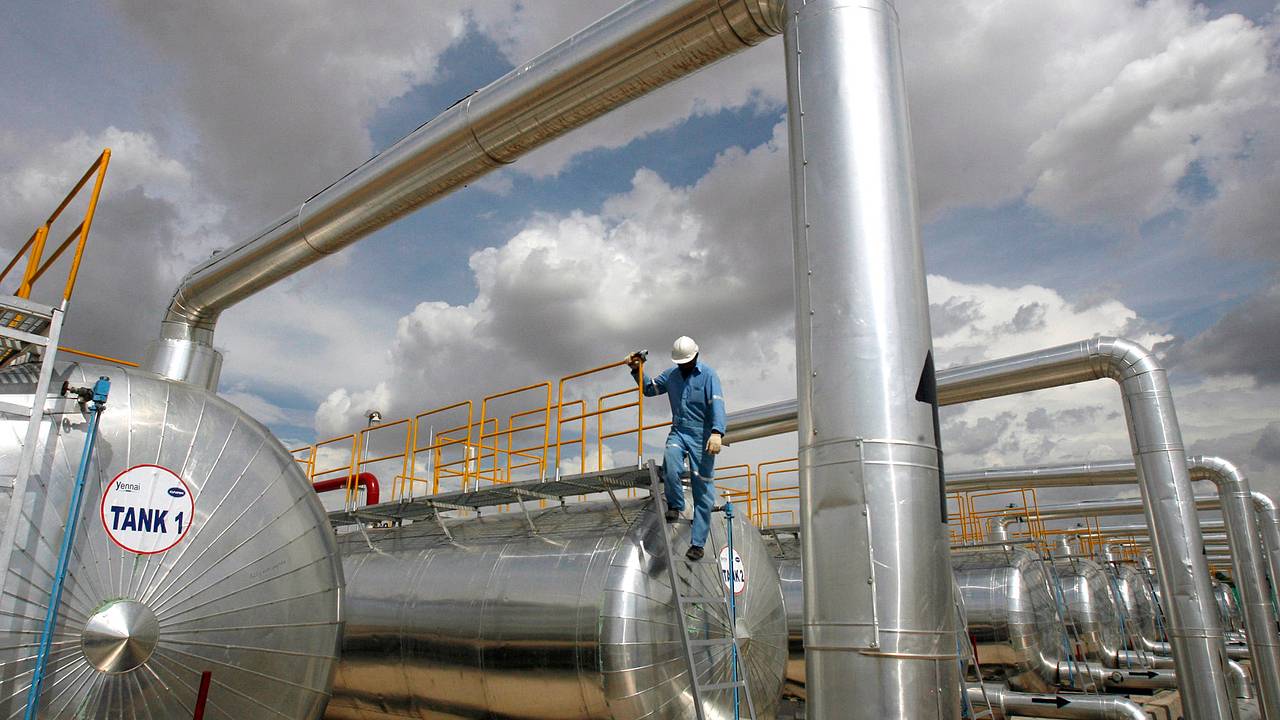 Крупнейшие покупатели российской нефти снизили ее закупки Крупнейшие покупатели российской нефти снизили ее закупки