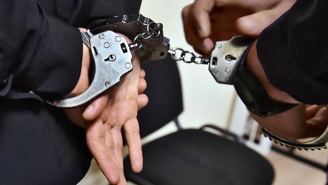 Двоих сотрудников российского университета арестовали за незаконный прием иностранцев Двоих сотрудников российского университета арестовали за незаконный прием иностранцев