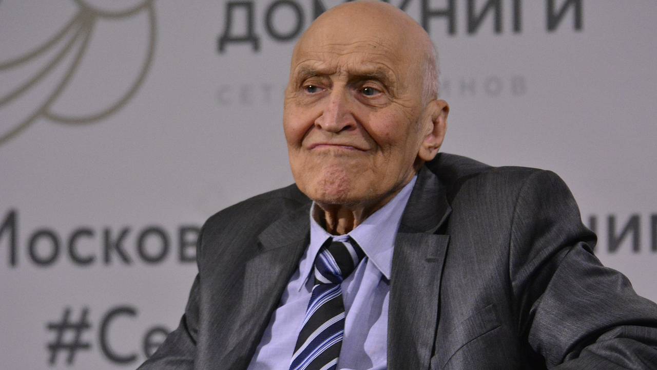 Николай Дроздов стал ниже на 10 сантиметров из-за одной болезни Николай Дроздов стал ниже на 10 сантиметров из-за одной болезни