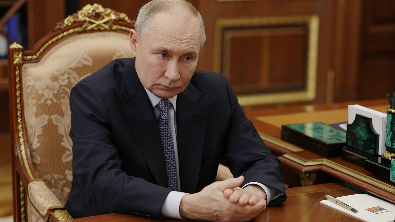 Путин призвал утвердить список сокративших бизнес в РФ после начала СВО стран