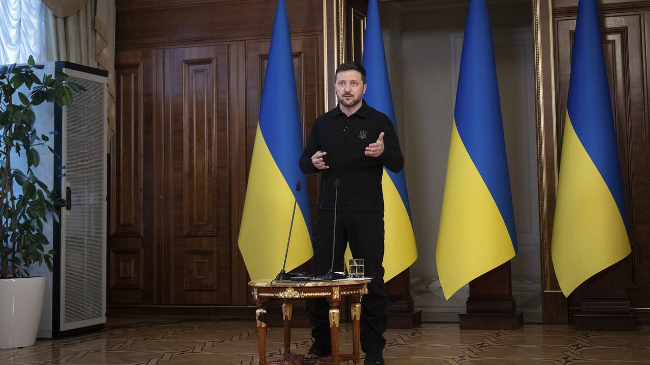 Зеленский пожелал мира в пасхальном поздравлении Зеленский пожелал мира в пасхальном поздравлении