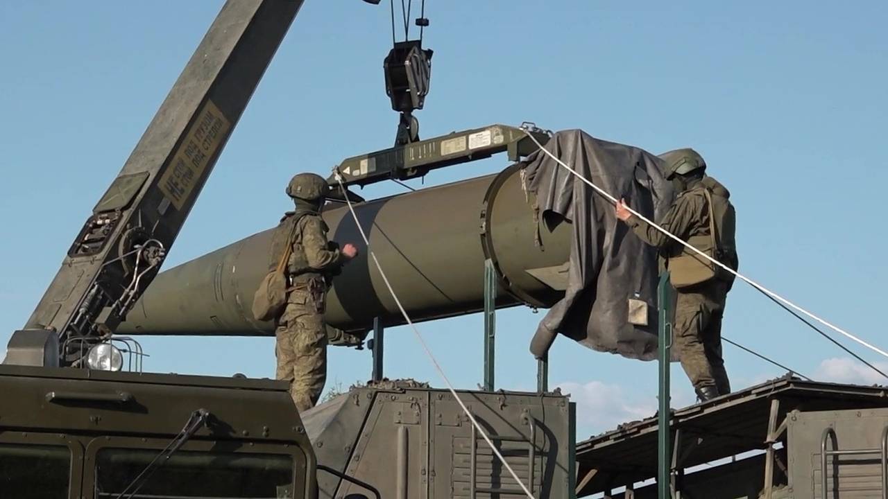 Российский военкор рассказал об ударах по военным объектам ВСУ после окончания перемирия Российский военкор рассказал об ударах по военным объектам ВСУ после окончания перемирия