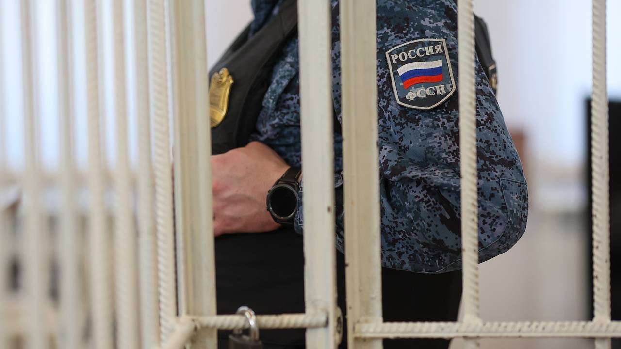 «Сестры очень довольны». Убитый дочками Хачатурян посмертно признан виновным в сексуальном насилии над ними «Сестры очень довольны». Убитый дочками Хачатурян посмертно признан виновным в сексуальном насилии над ними