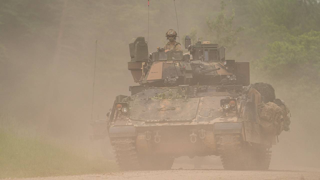 Два российских штурмовика остановили контратаку ВСУ на Bradley Два российских штурмовика остановили контратаку ВСУ на Bradley
