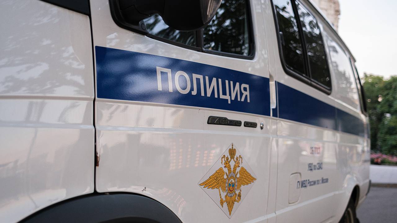 Группа бородатых мужчин напала на россиянок за отказ в знакомстве Группа бородатых мужчин напала на россиянок за отказ в знакомстве