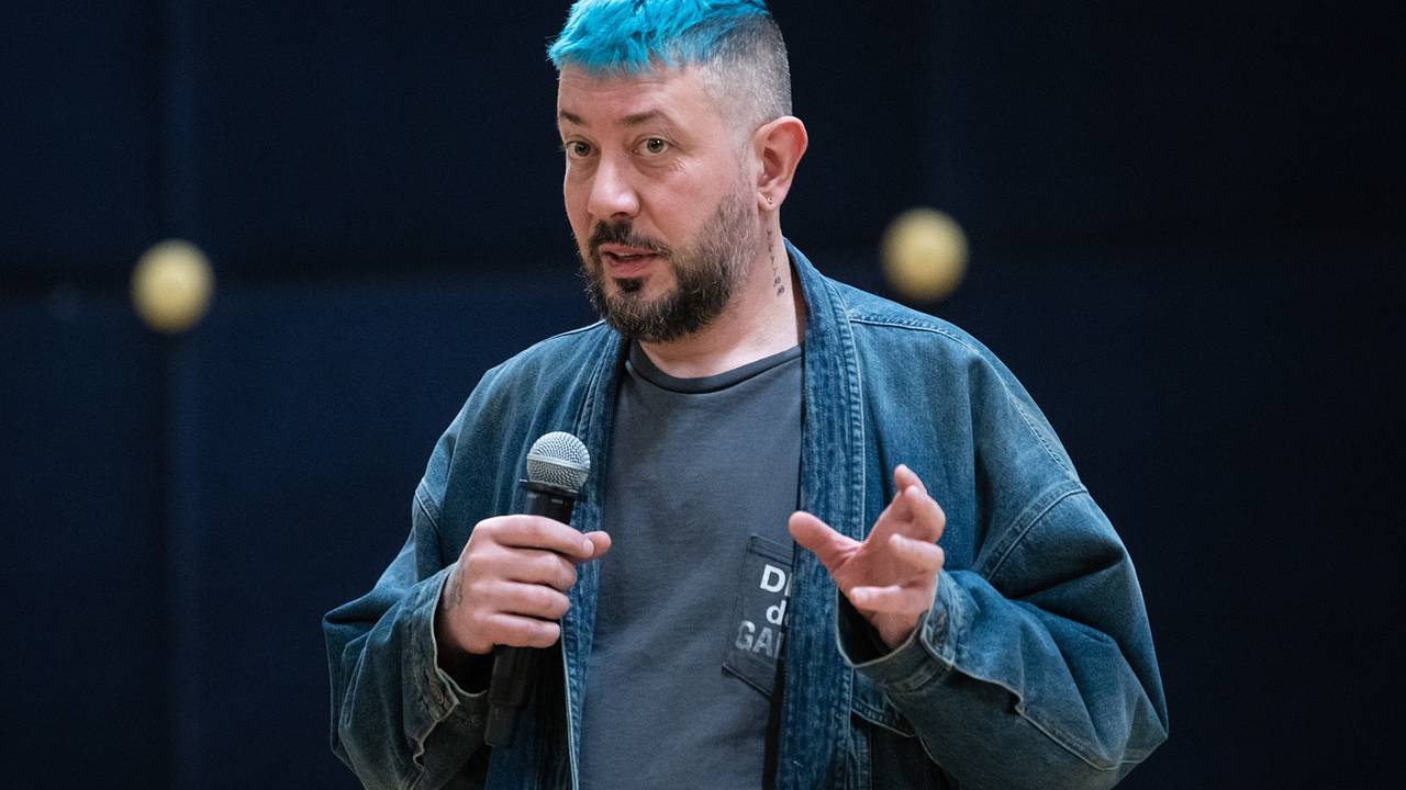 Артемий Лебедев описал одну бывшую советскую республику словами «остались в полной жопе» Артемий Лебедев описал одну бывшую советскую республику словами «остались в полной жопе»