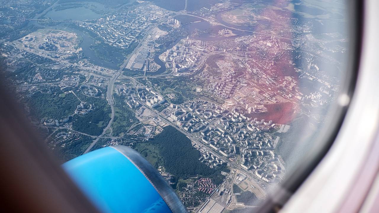 В пассажирском самолете сработал сигнал о разгерметизации в небе над Москвой В пассажирском самолете сработал сигнал о разгерметизации в небе над Москвой
