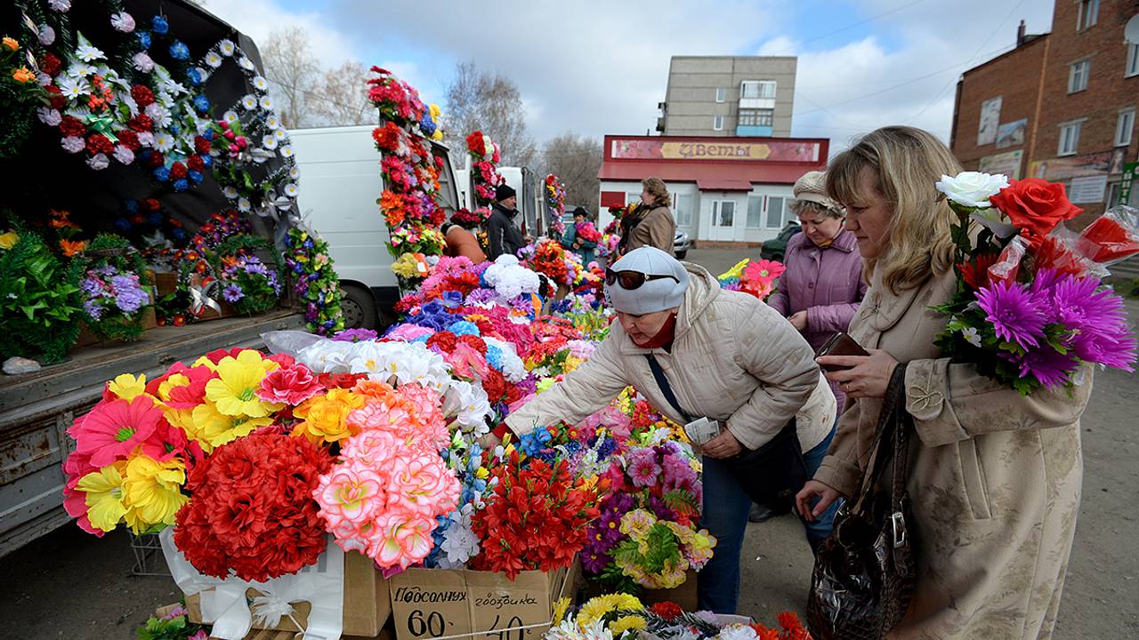 Радоница в 2025 году: суть, традиции, что можно и нельзя делать Радоница в 2025 году: суть, традиции, что можно и нельзя делать