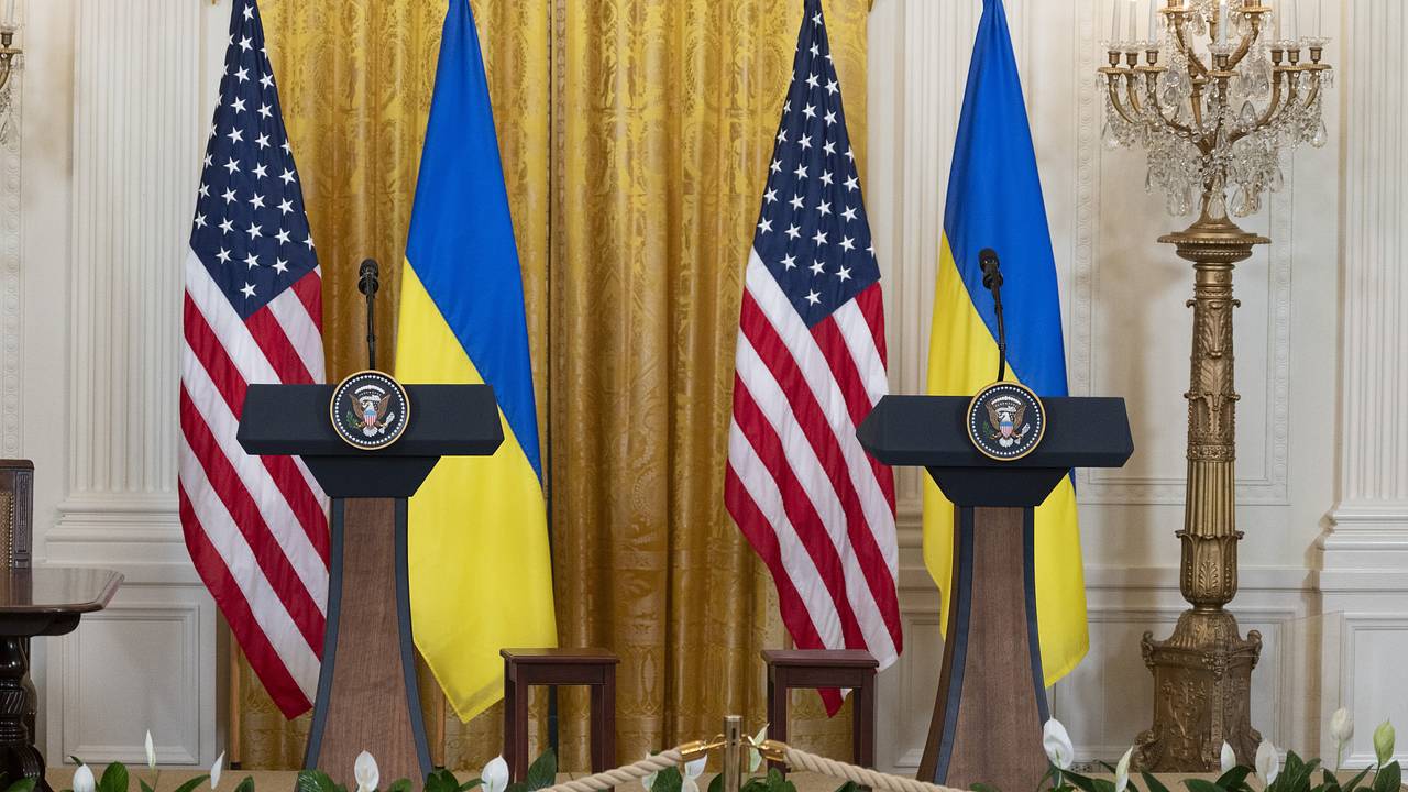 «Пришло время им представить конкретные идеи». Госдеп заявил, что США не будут посредником в переговорах между Россией и Украиной «Пришло время им представить конкретные идеи». Госдеп заявил, что США не будут посредником в переговорах между Россией и Украиной