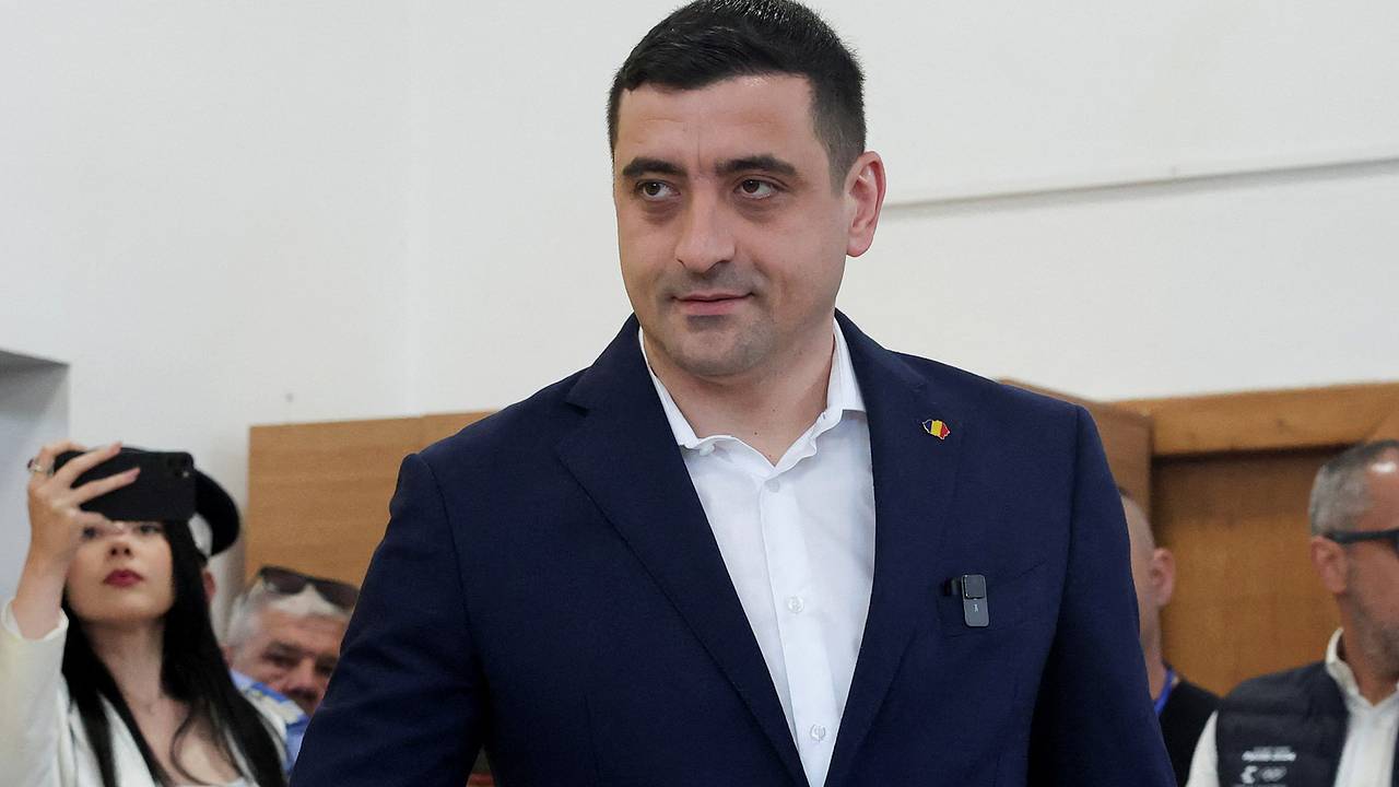 Оппозиционный кандидат победил на выборах в Румынии Оппозиционный кандидат победил на выборах в Румынии
