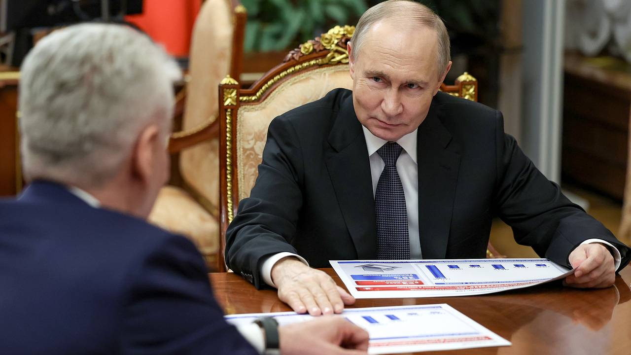 Собянин доложил Путину об итогах социально-экономического развития Москвы Собянин доложил Путину об итогах социально-экономического развития Москвы