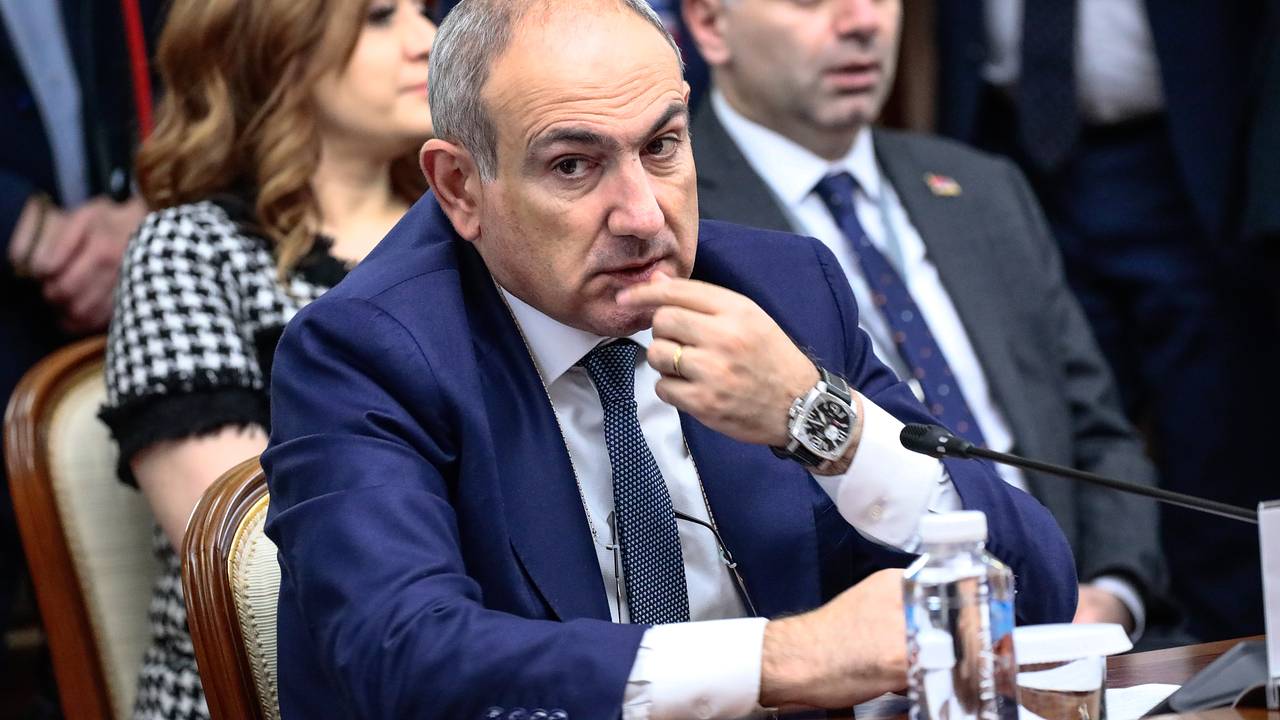 Оппозиция Армении заявила о готовности начать импичмент Пашиняна Оппозиция Армении заявила о готовности начать импичмент Пашиняна