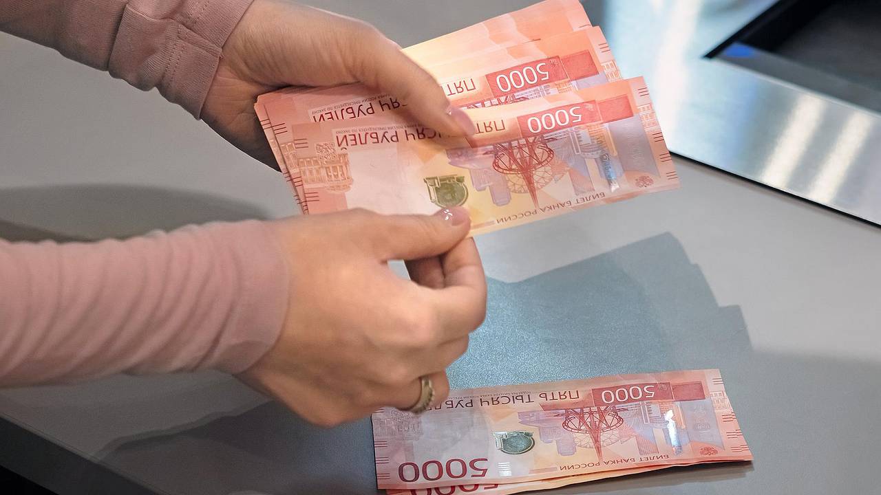 Дерипаска спрогнозировал падение рубля в полтора раза