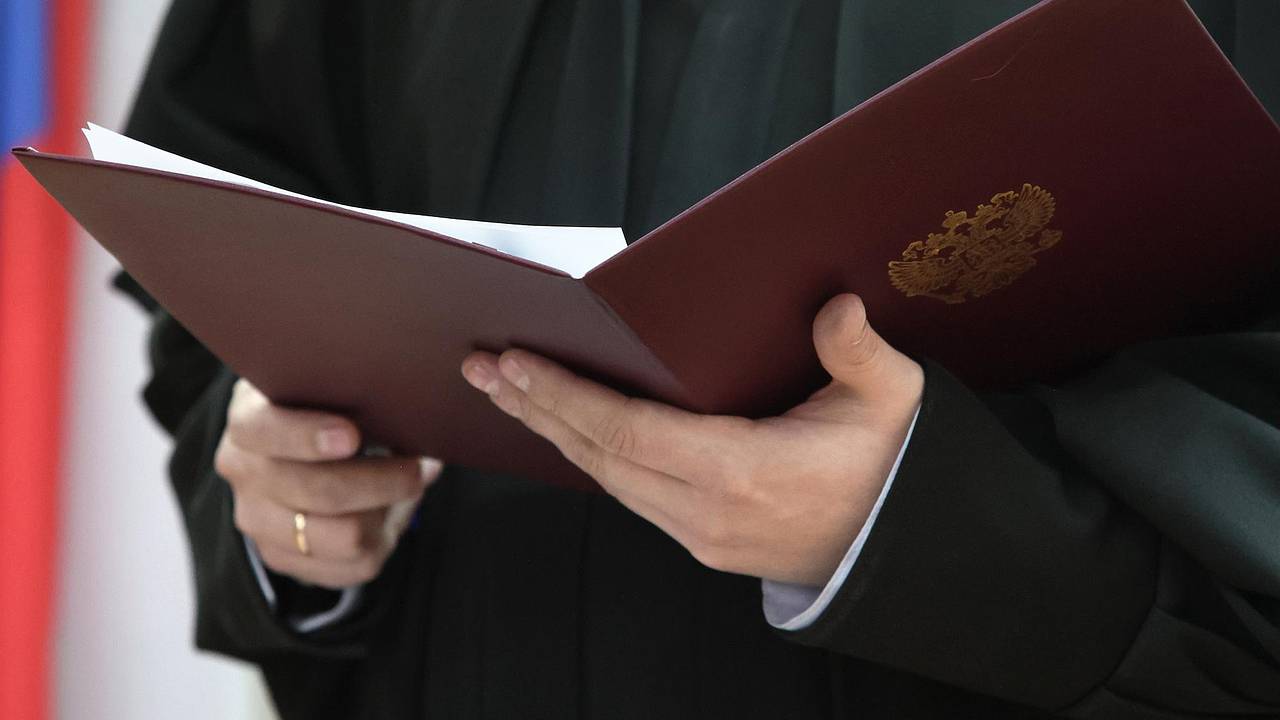 Потерявшей при пожаре трех детей россиянке вынесли приговор Потерявшей при пожаре трех детей россиянке вынесли приговор
