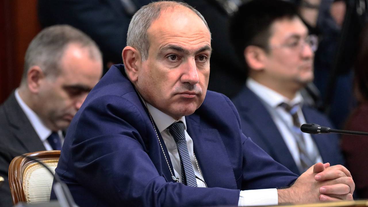 Пашинян предложил свои предшественникам обсудить Карабах Пашинян предложил свои предшественникам обсудить Карабах