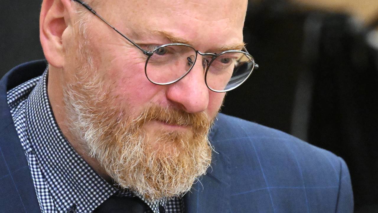 Милонов отреагировал на скандал с российским брендом из-за парада Победы Милонов отреагировал на скандал с российским брендом из-за парада Победы