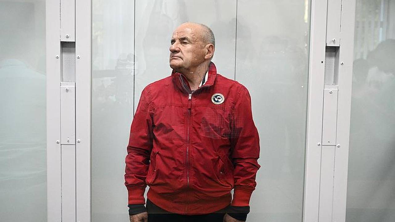 Экс-замминистра обороны Попова госпитализировали из СИЗО Экс-замминистра обороны Попова госпитализировали из СИЗО