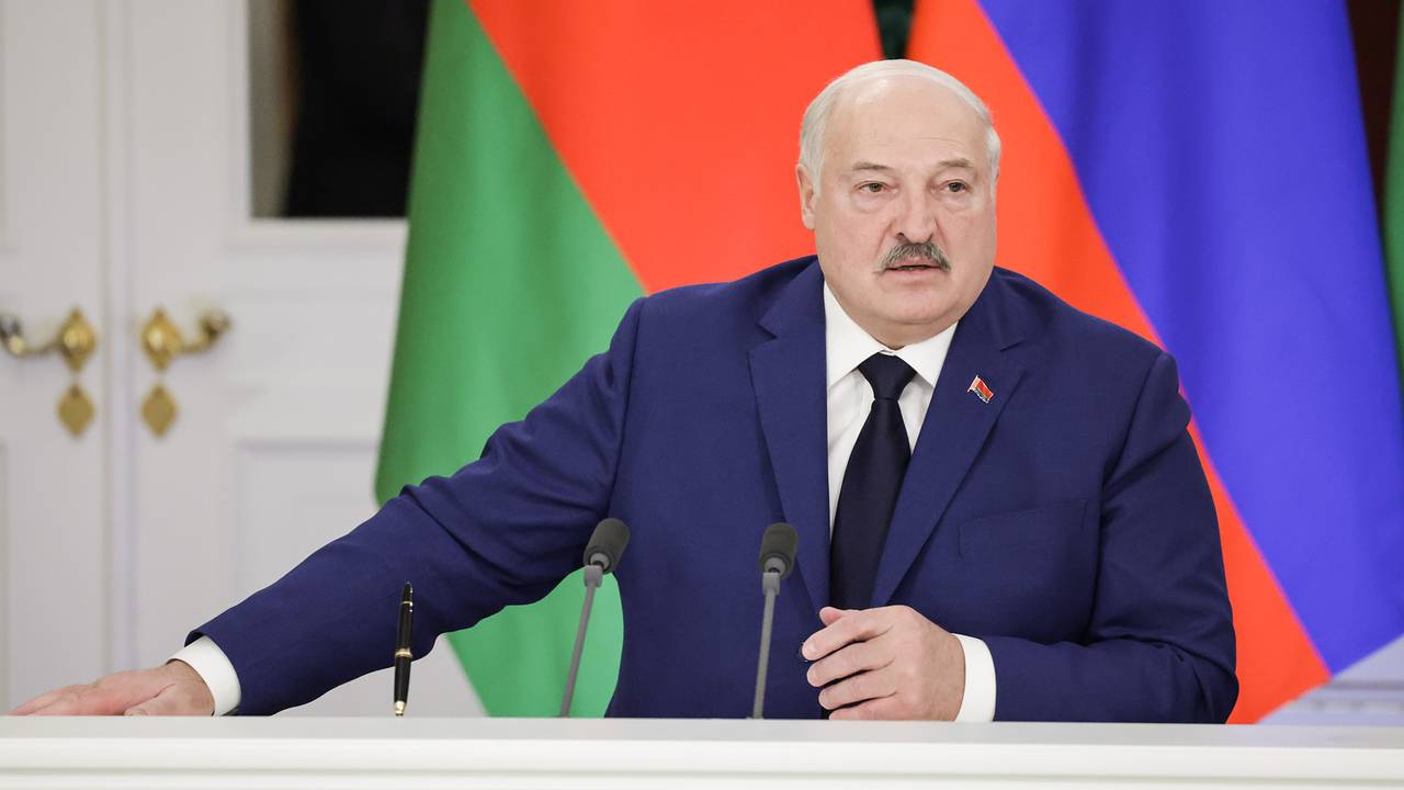 Лукашенко заявил о трансформации ЕС в военно-политический блок Лукашенко заявил о трансформации ЕС в военно-политический блок